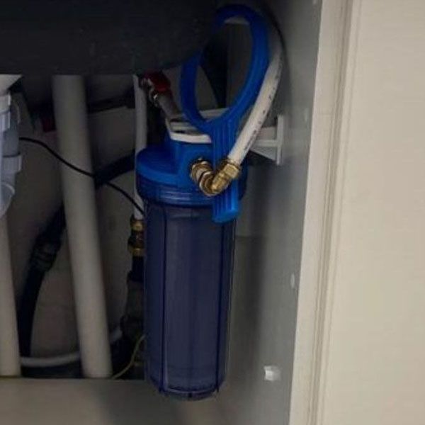 Example of an under the sink water filtration unit